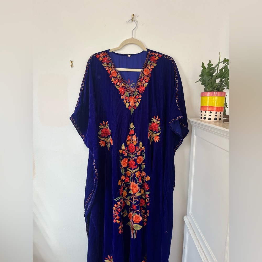 Embroidered Blue Kaftan with Floral Design